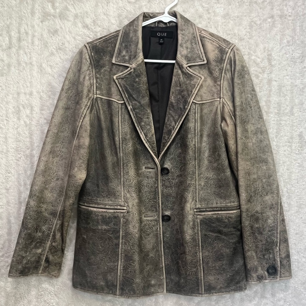 Q.U.E. Genuine Lamb Skin Jacket Blazer Sz M Embossed Button Up Boho Leather